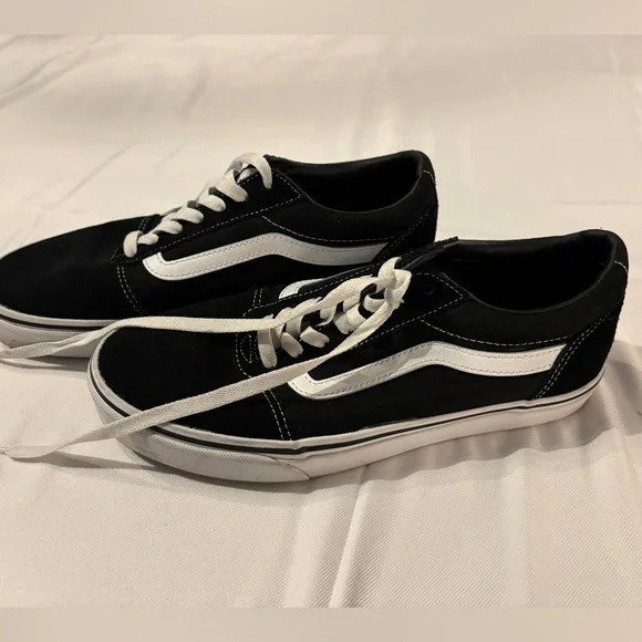 Vans Black and White Men's Sneakers - Picture 2 of 4